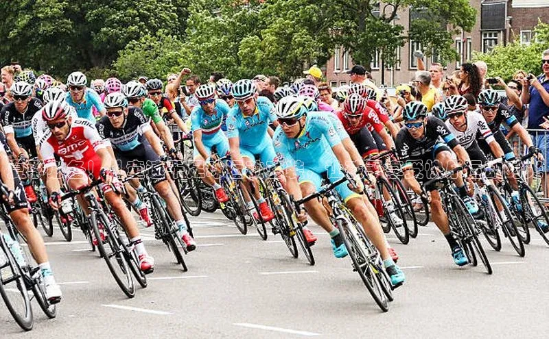 熊猫体育直播免费观看遥望科技夏季必备！儿童速干足球运动套装，让孩子享受快乐运动时光